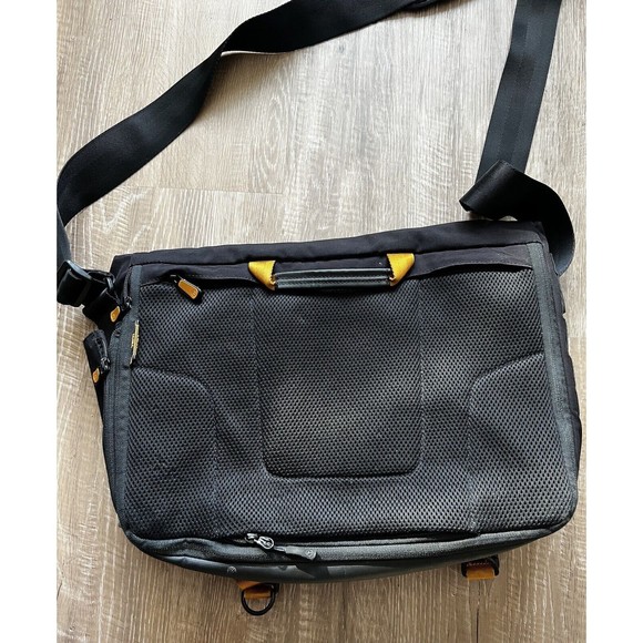 Tumi Tech  14" Notebook Messanger Bag 57212GT - Picture 5 of 12